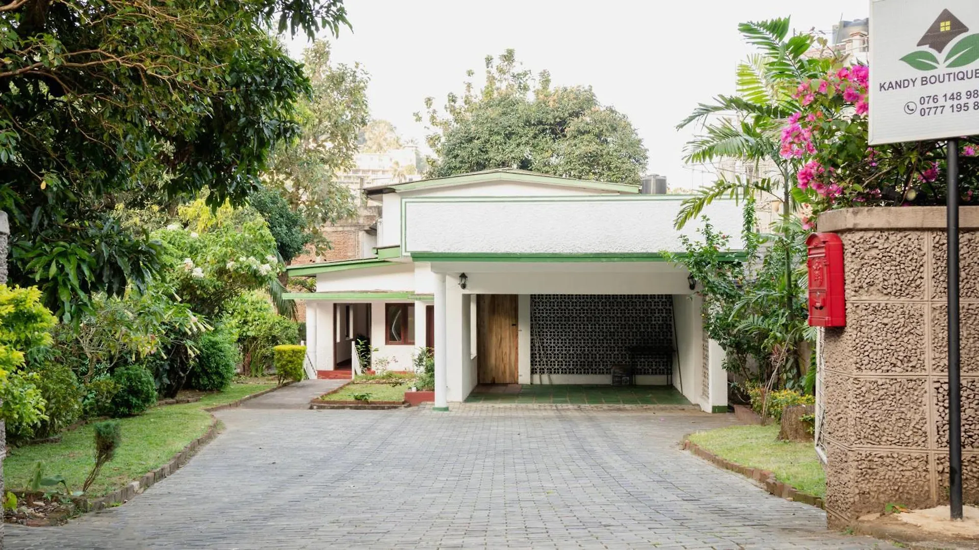 Kandy Boutique Villa By Fortuna Bungalows