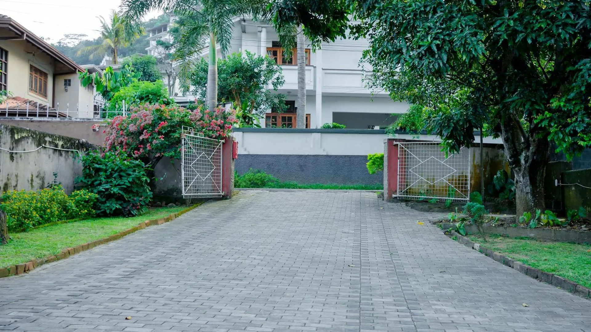 Bed & Breakfast Kandy Boutique Villa By Fortuna Bungalows Sri Lanka