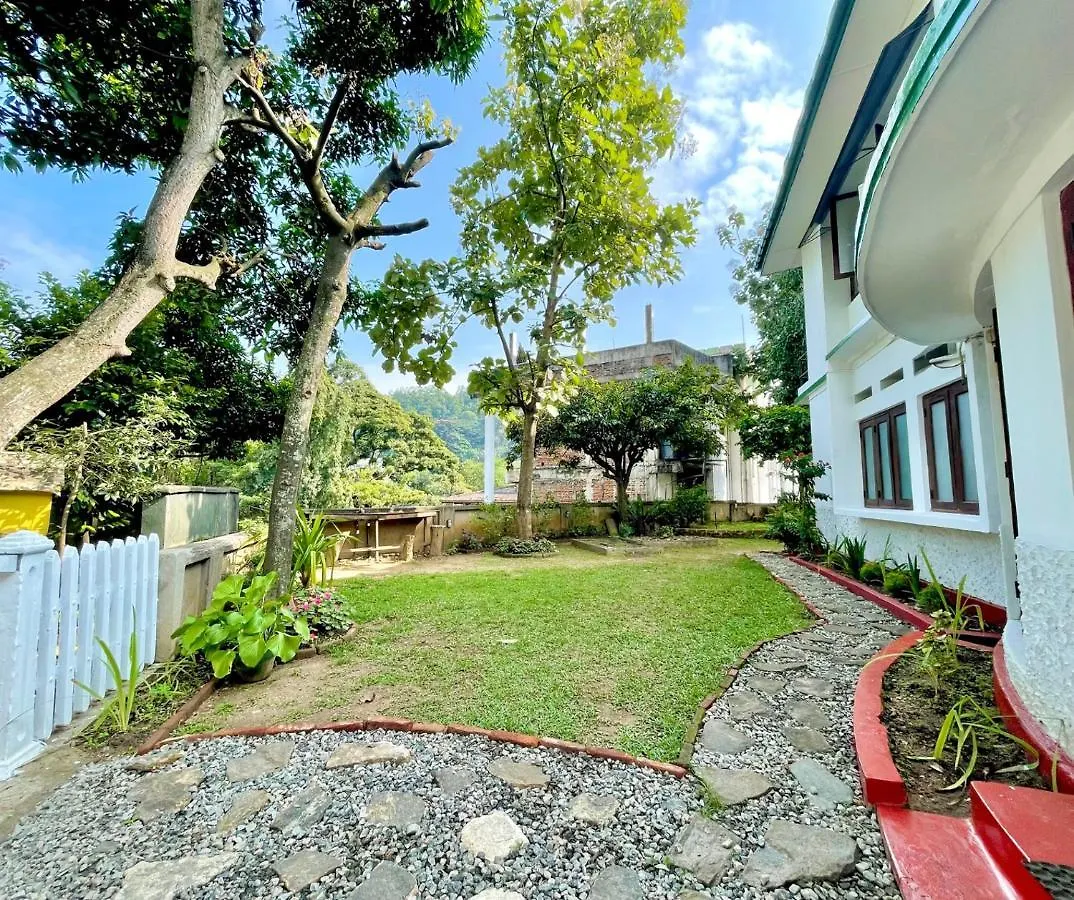 Nocleg ze śniadaniem Kandy Boutique Villa By Fortuna Bungalows